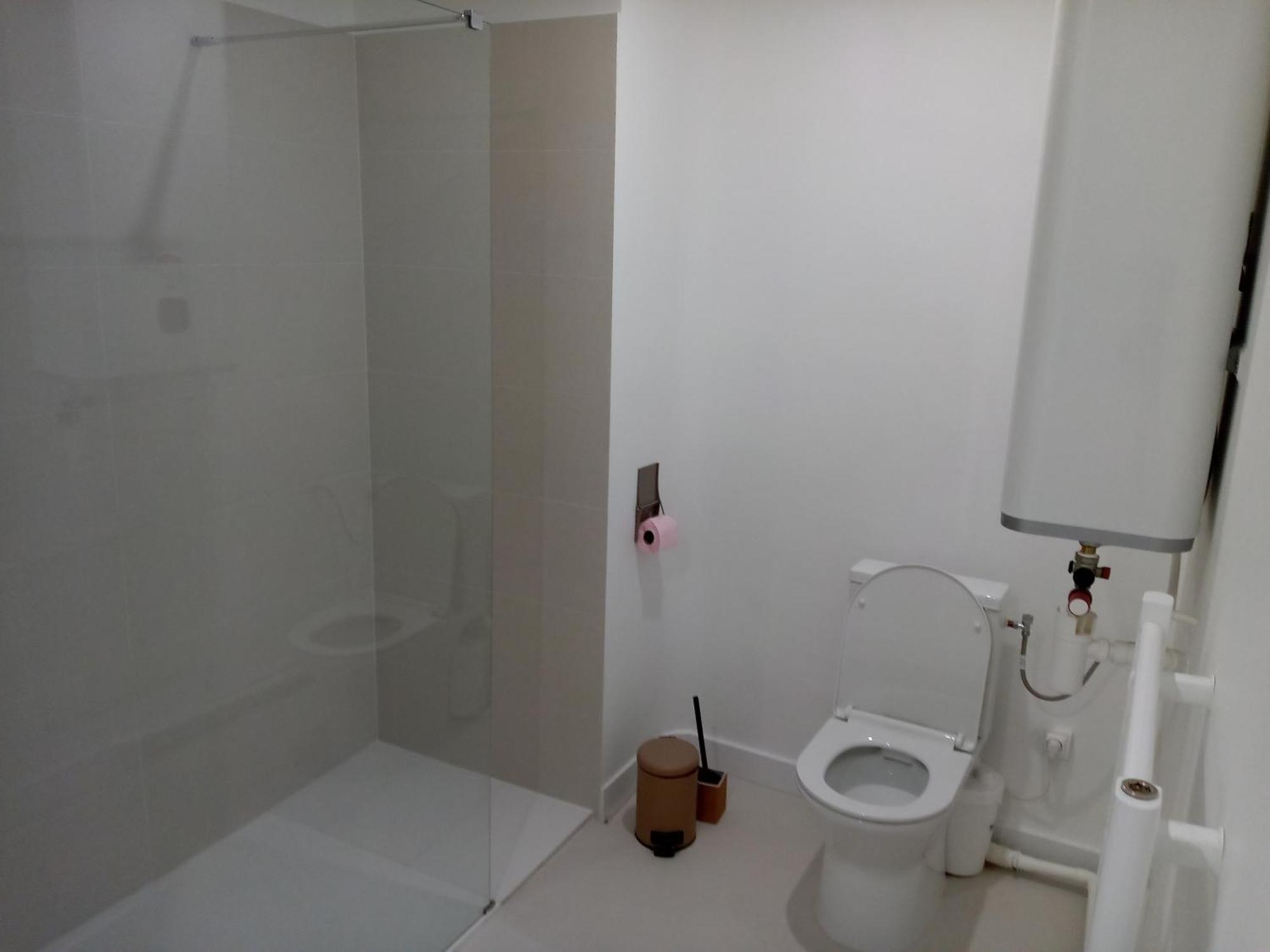 Apartment La Plaine Cours Julien: Private In Lively Marseille